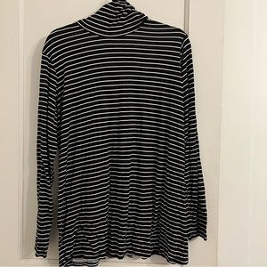 Stripped turtle neck black and white shirt